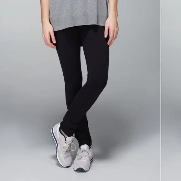 32.Lululemon Skinny Groove Pant in Black - Picture 2 of 7